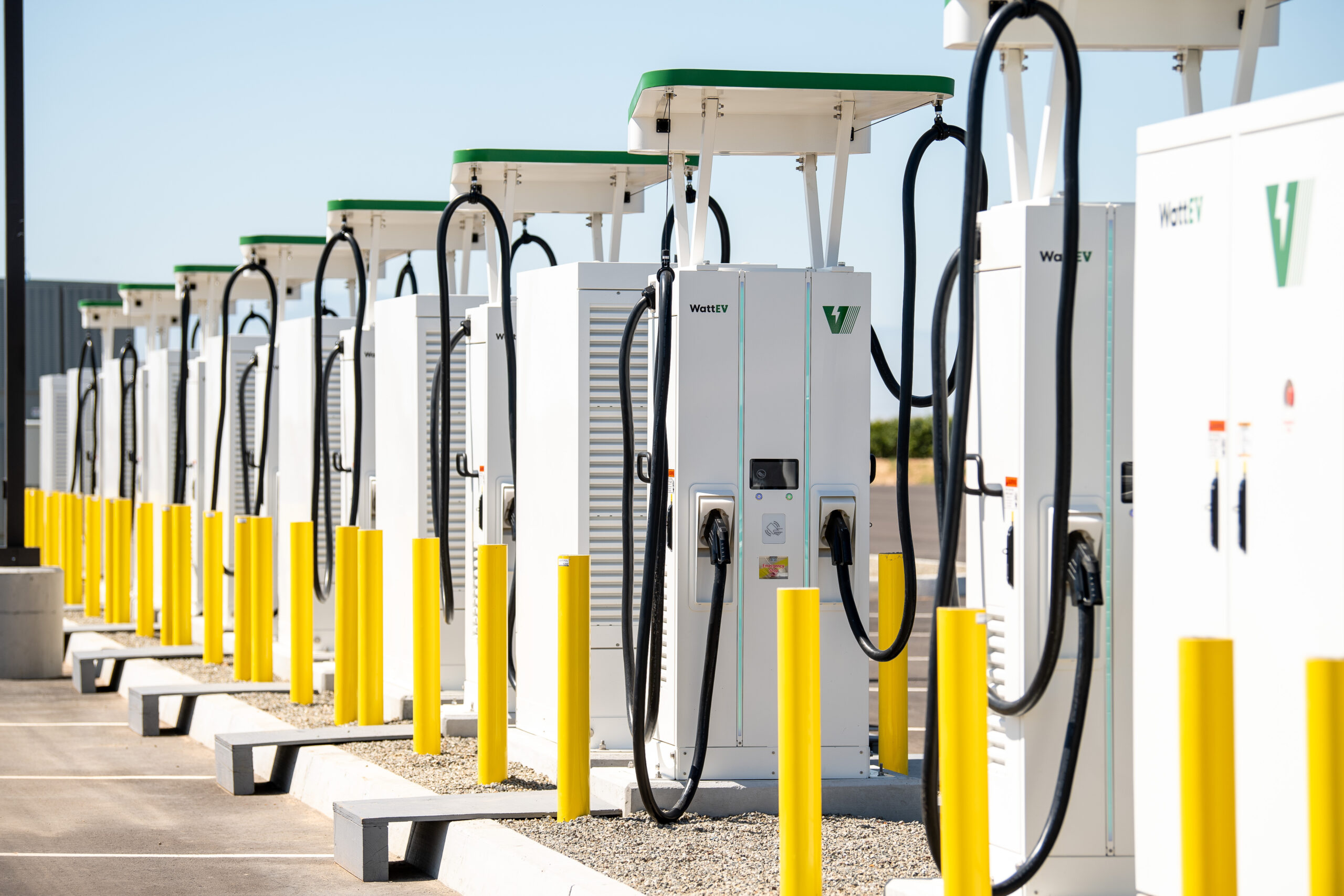 Heavy-duty electric truck charging infrastructure supporting zero-emission freight corridors